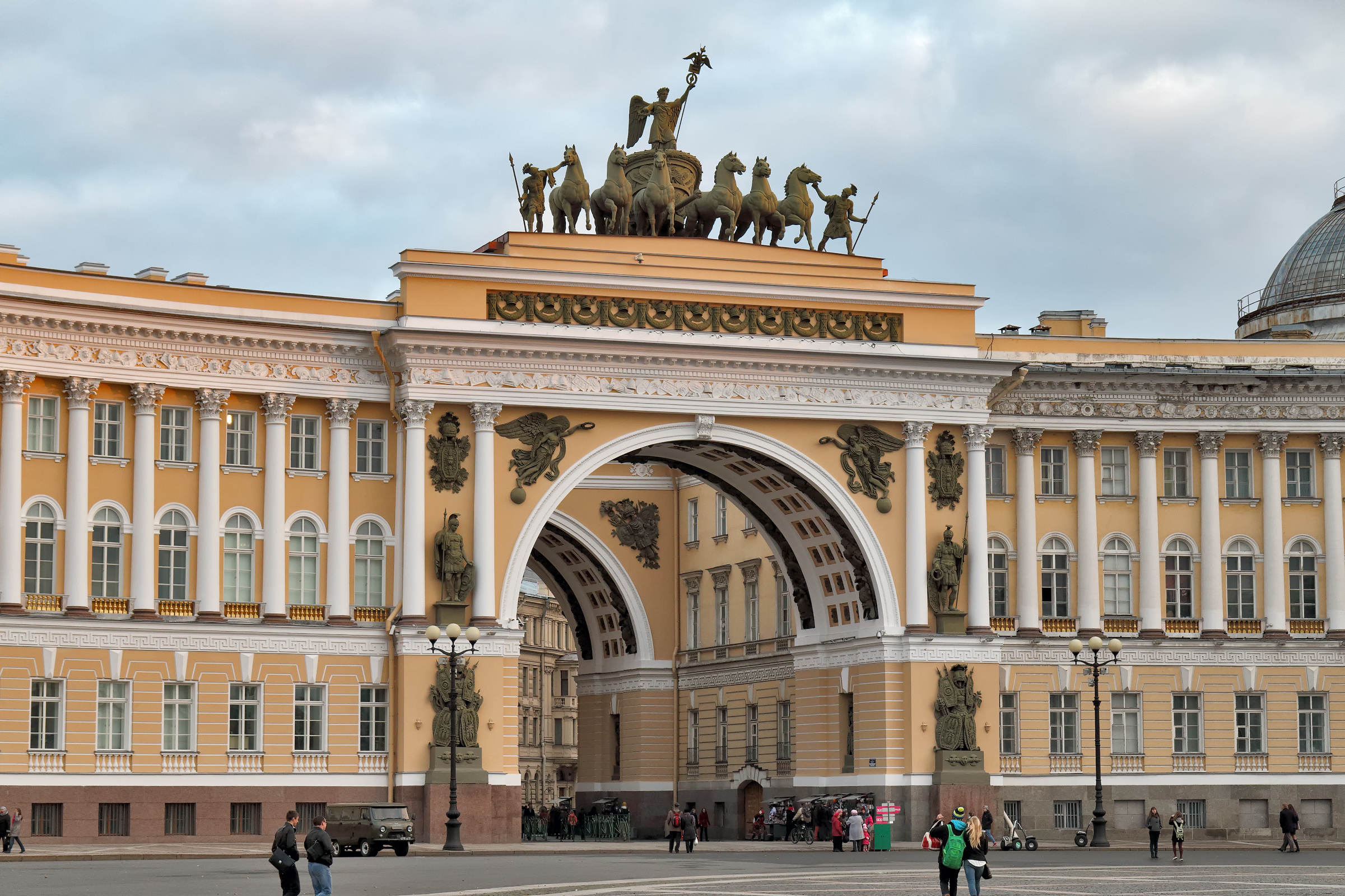 арка главного штаба в санкт петербурге фото